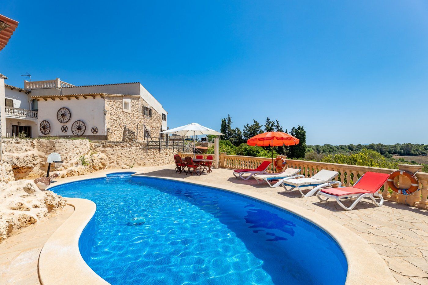 Schwimmbecken von Country house zum verkauf in Lloret de Vistalegre mit Klimaanlage, Privatgarten und Terrasse
