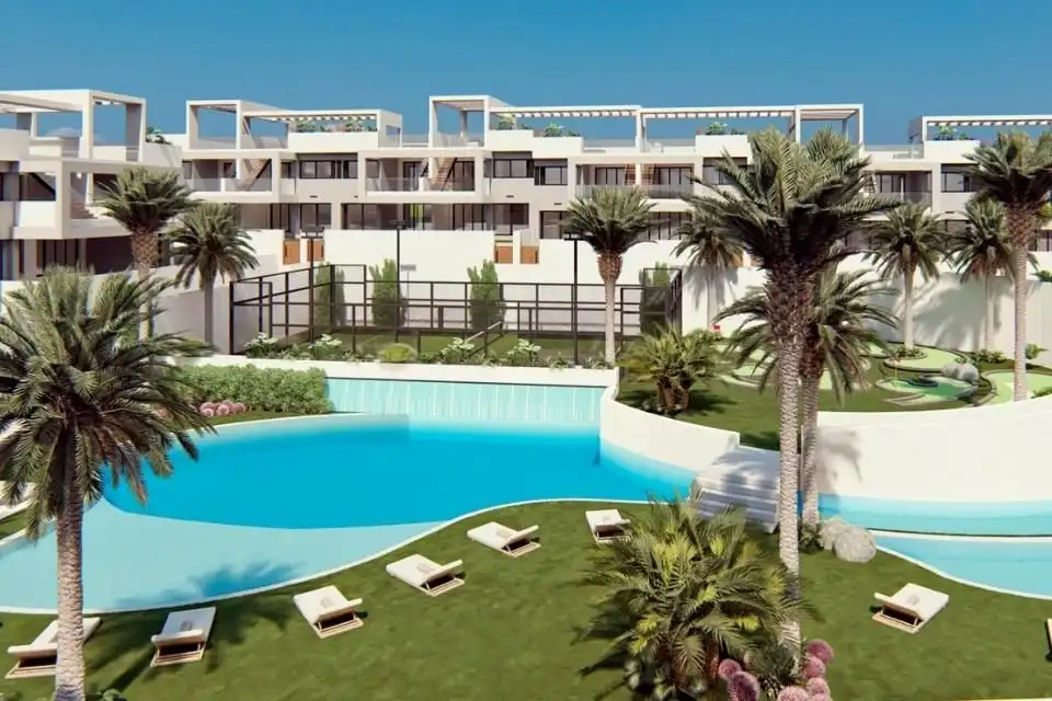 Piscina de Casa o xalet en venda en Torrevieja amb Piscina comunitària