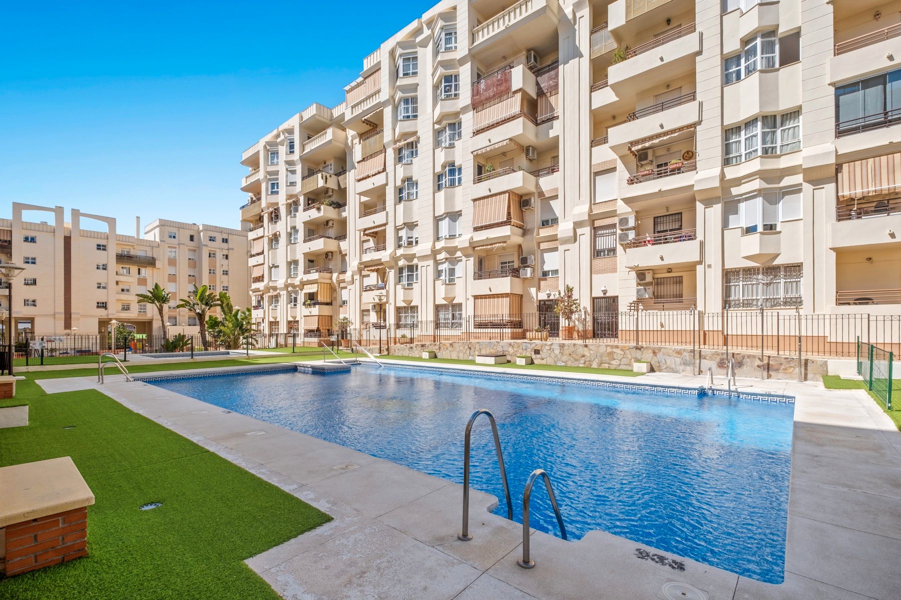 Swimming pool of Flat for sale in Málaga Capital  with Air Conditioner, Parquet flooring and Terrace