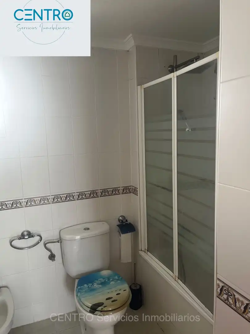 Bany de Pis en venda en Algeciras amb Aire condicionat