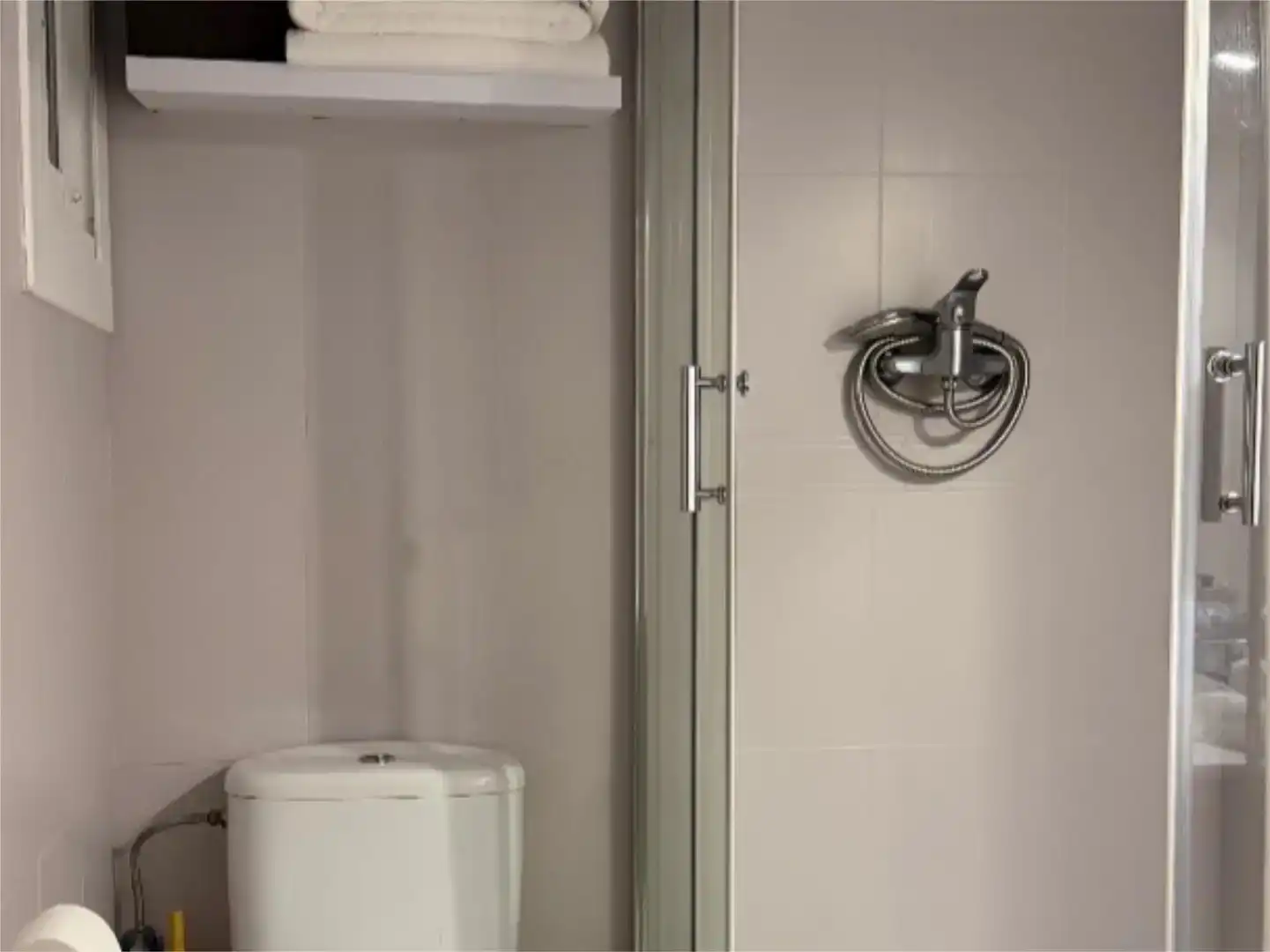 Badezimmer von Wohnungen zum Verkauf in Blanes mit Klimaanlage