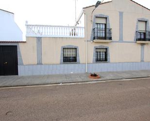 Exterior view of House or chalet for sale in Pueblonuevo del Guadiana  with Heating, Terrace and Balcony