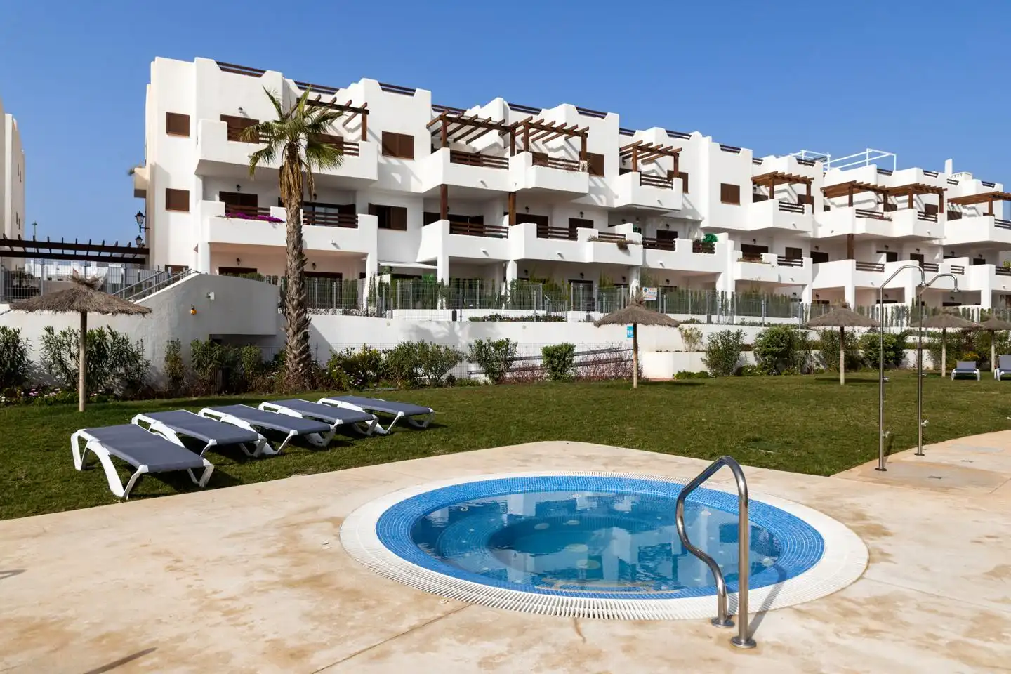 Vista exterior de Casa o xalet en venda en Pulpí amb Aire condicionat, Terrassa i Piscina