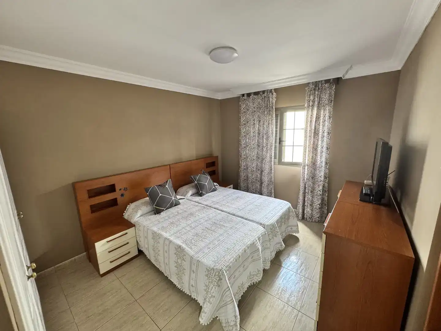 Schlafzimmer von Wohnung zur Miete in Arico mit Privatgarten, Schwimmbad und Möbliert
