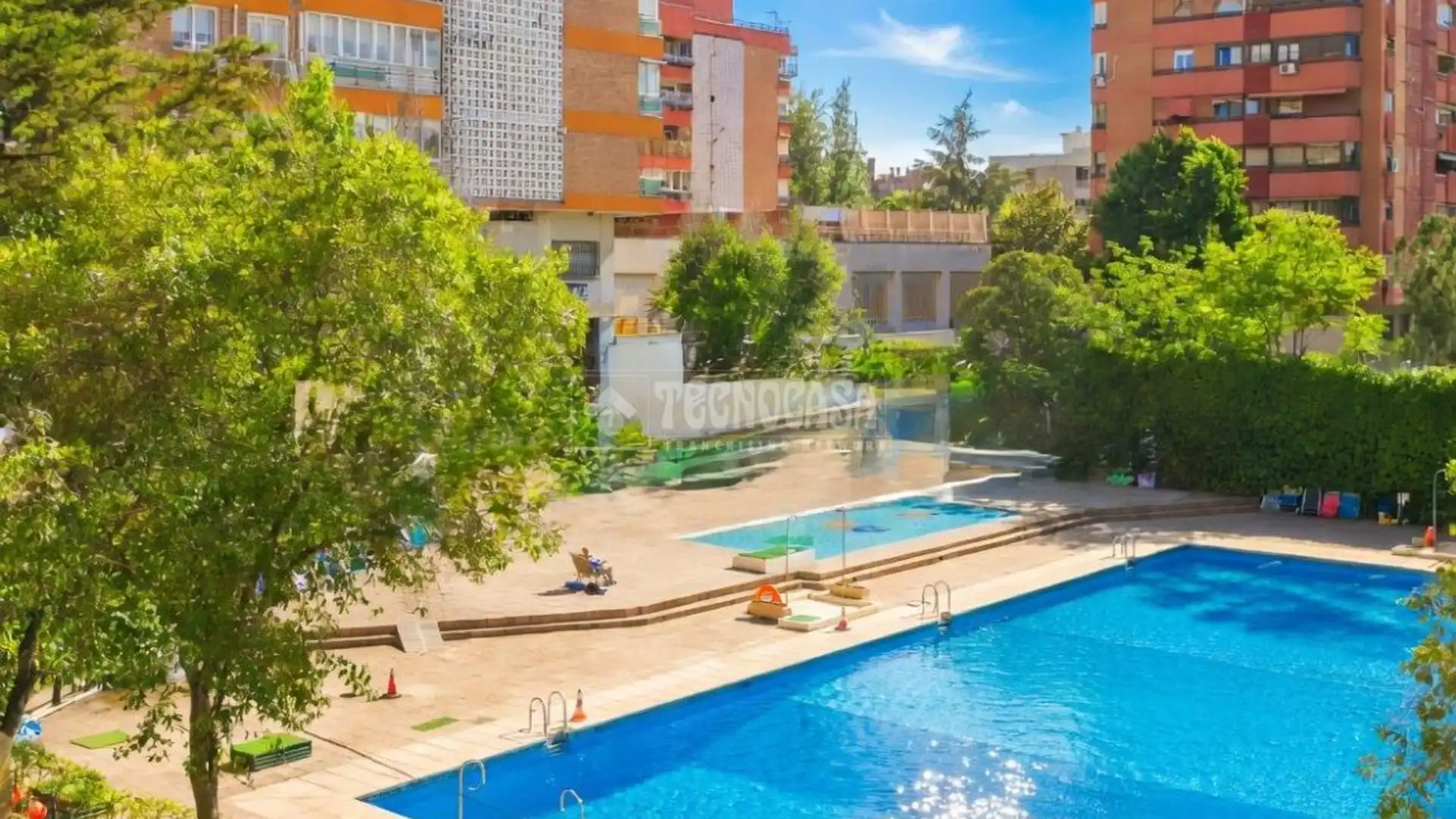 Piscina de Piso en venta en  Madrid Capital con Aire acondicionado, Parquet y Terraza