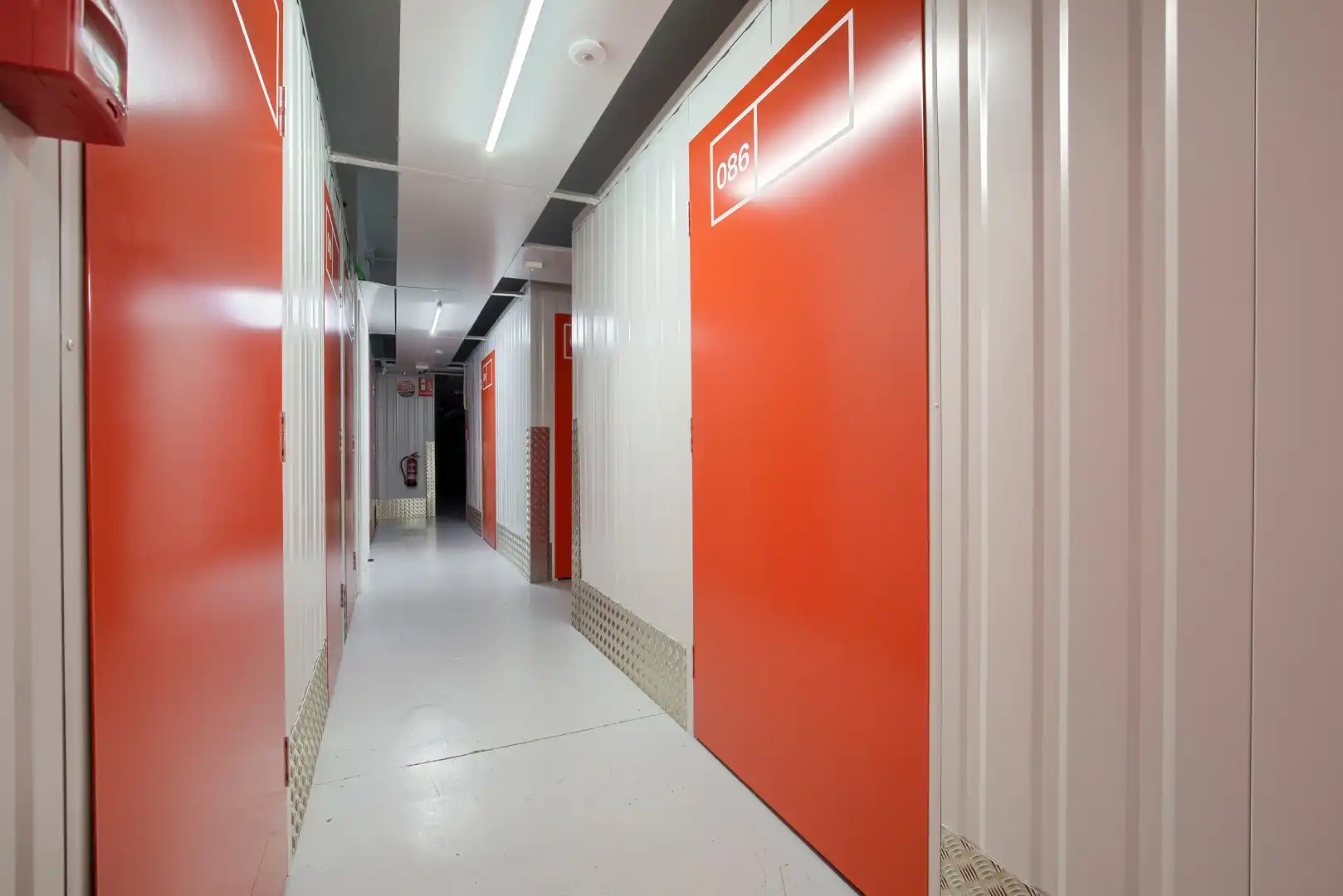 Storage room for rent in Madrid  with Alarm