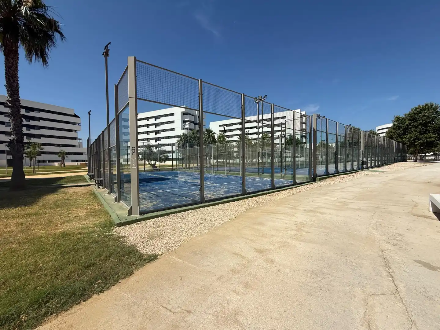 Schwimmbecken von Wohnung zur Miete in Sevilla mit Klimaanlage