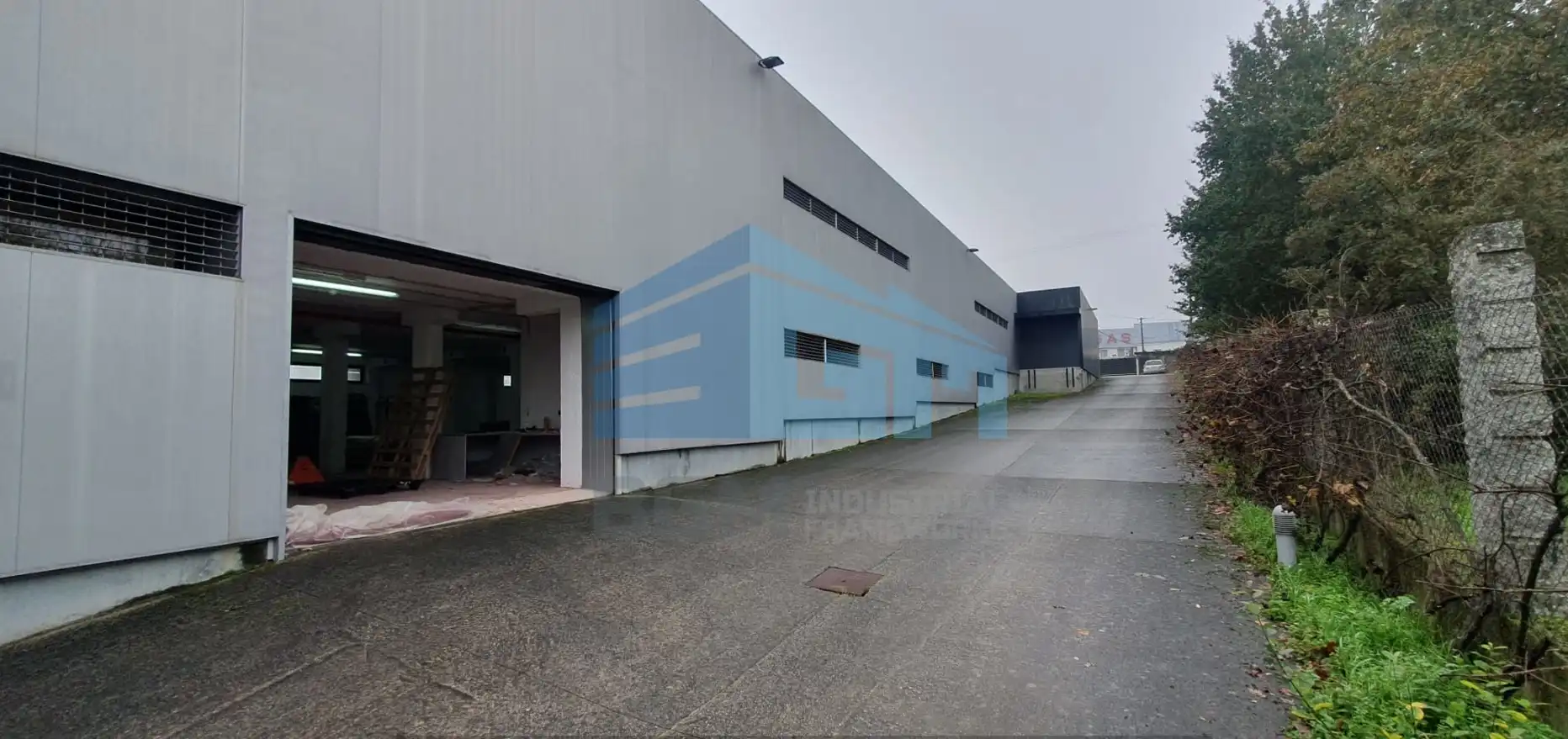 Vista exterior de Nave industrial de alquiler en Ribadavia