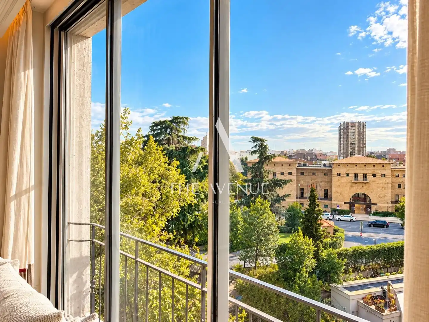 Vista exterior de Pis en venda en Retiro