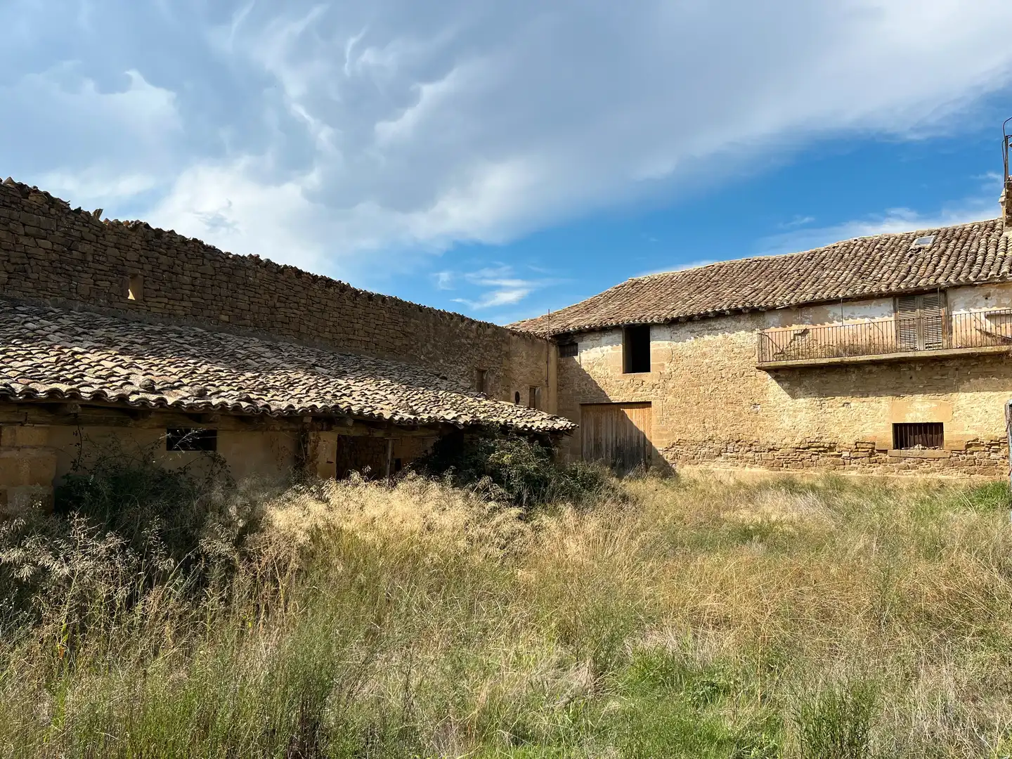 Vista exterior de Casa o xalet en venda en Murillo El Cuende amb Jardí privat i Balcó