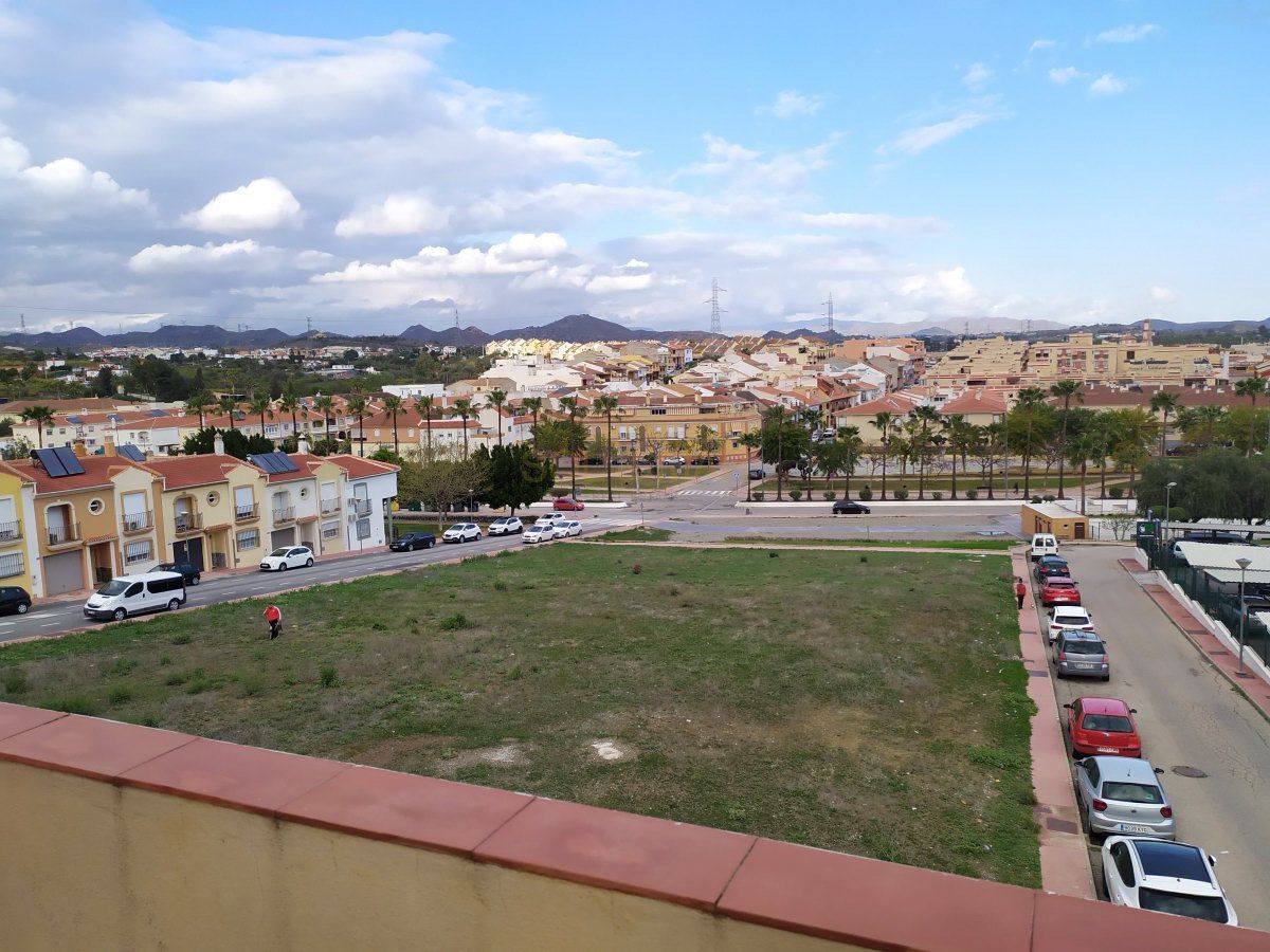 Vista exterior de Àtic en venda en Cártama amb Aire condicionat, Calefacció i Terrassa