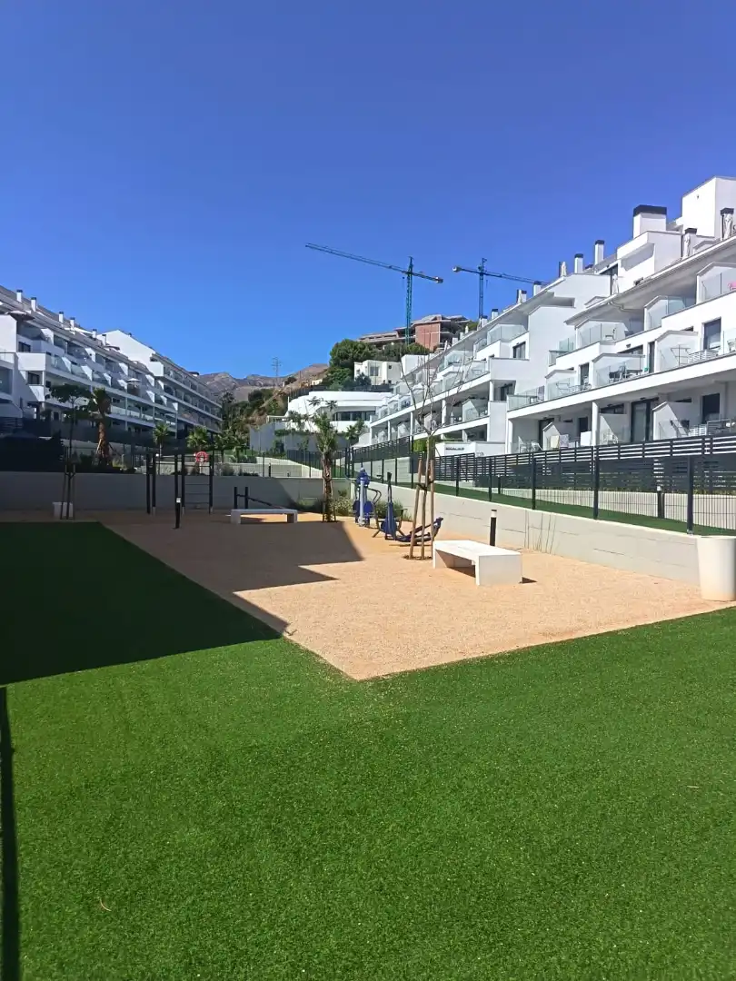 Außenansicht von Wohnung zur Miete in Fuengirola mit Klimaanlage, Terrasse und Möbliert