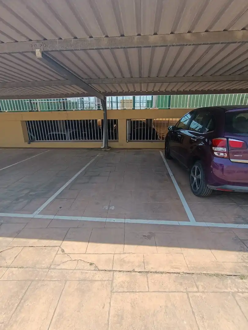 Aparcament de Casa adosada en venda en Almazora / Almassora amb Aire condicionat, Calefacció i Jardí privat