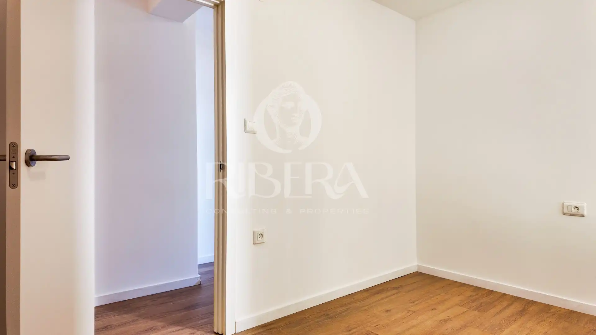Bedroom of Flat for rent in Valencia  with Air Conditioner, Terrace and Pets allowed