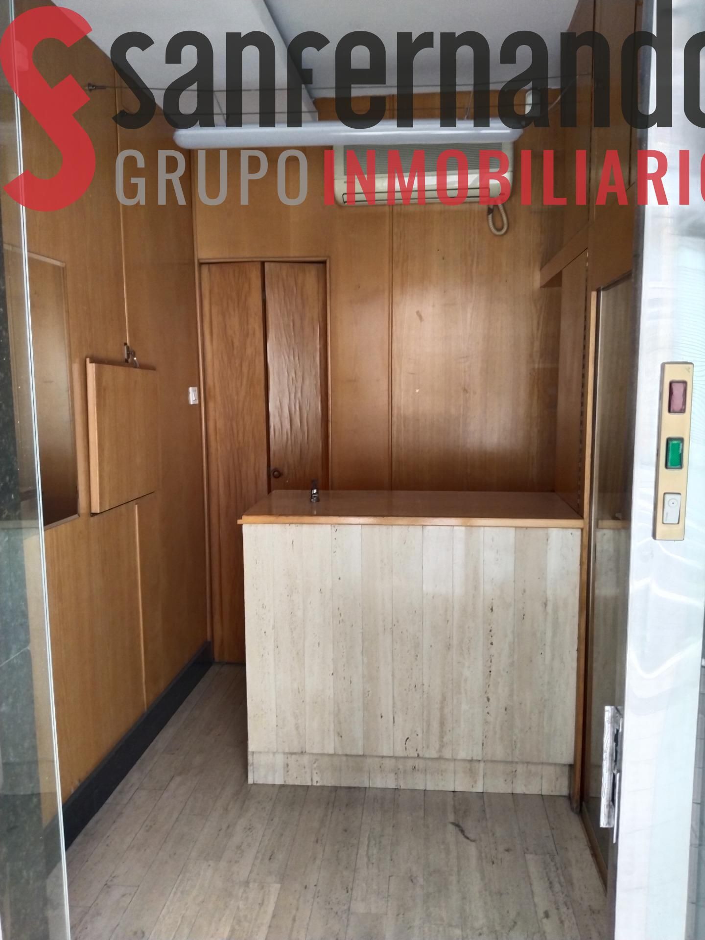 Local de alquiler en Torrelavega  con Amueblado