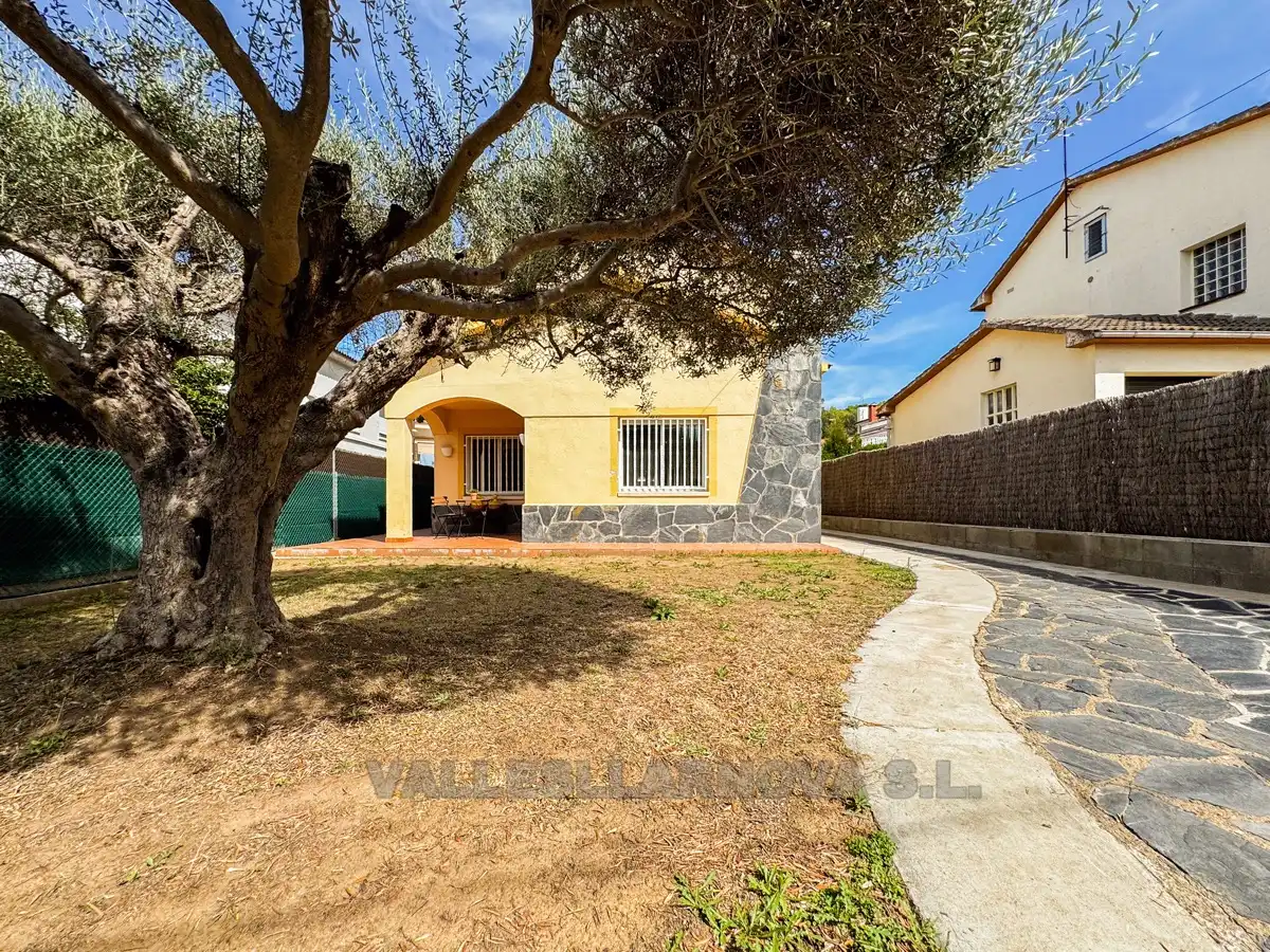 Detached house with garden for sale in Sant Fost de Campsentelles, imagen 2