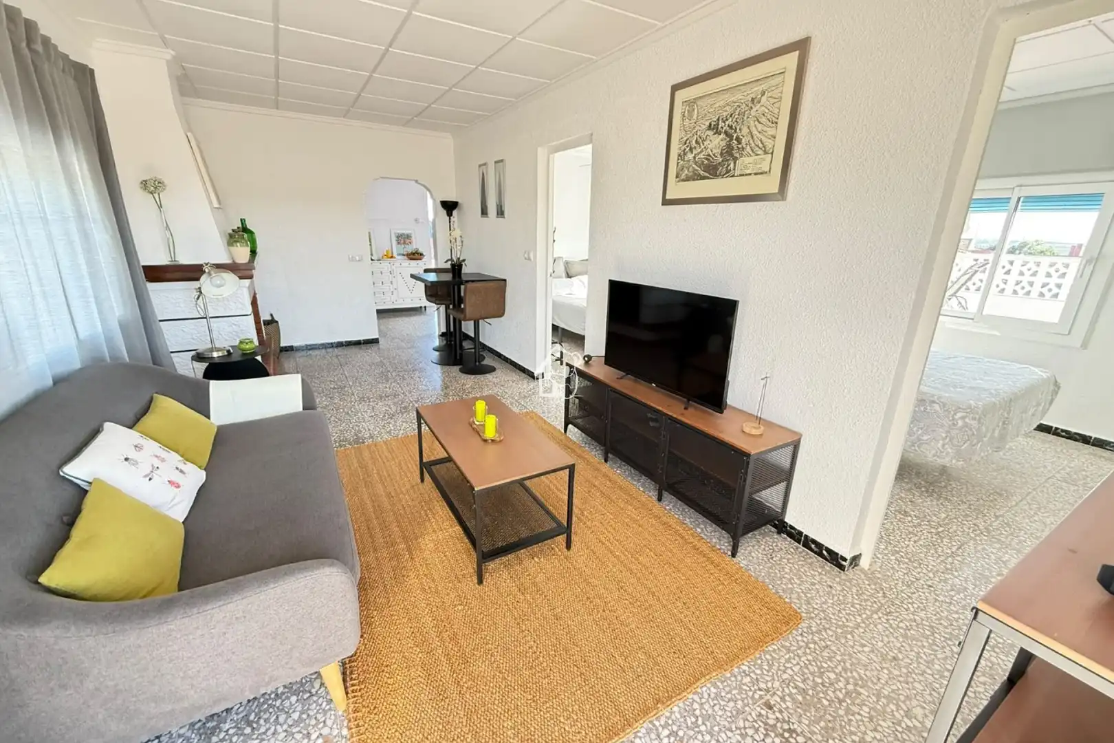 Apartamento con terraza en alquiler en El Raso, imagen 4