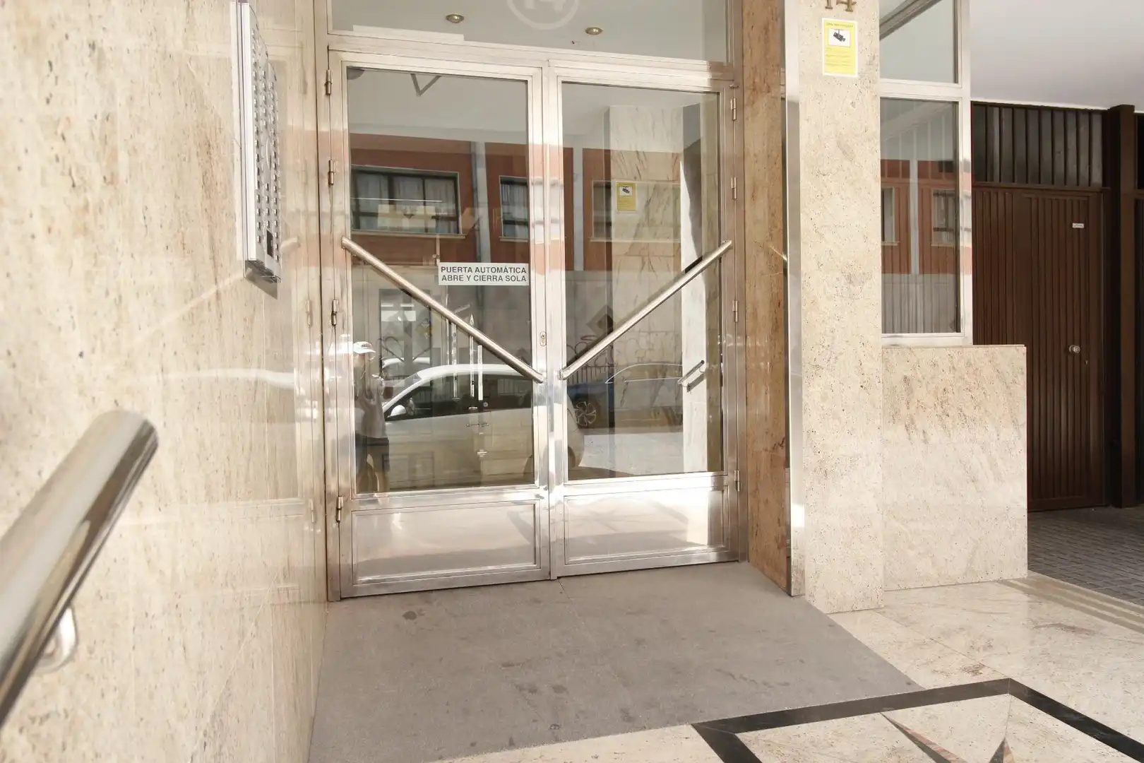 Piso de alquiler en Granada con Calefacción, Terraza y Amueblado