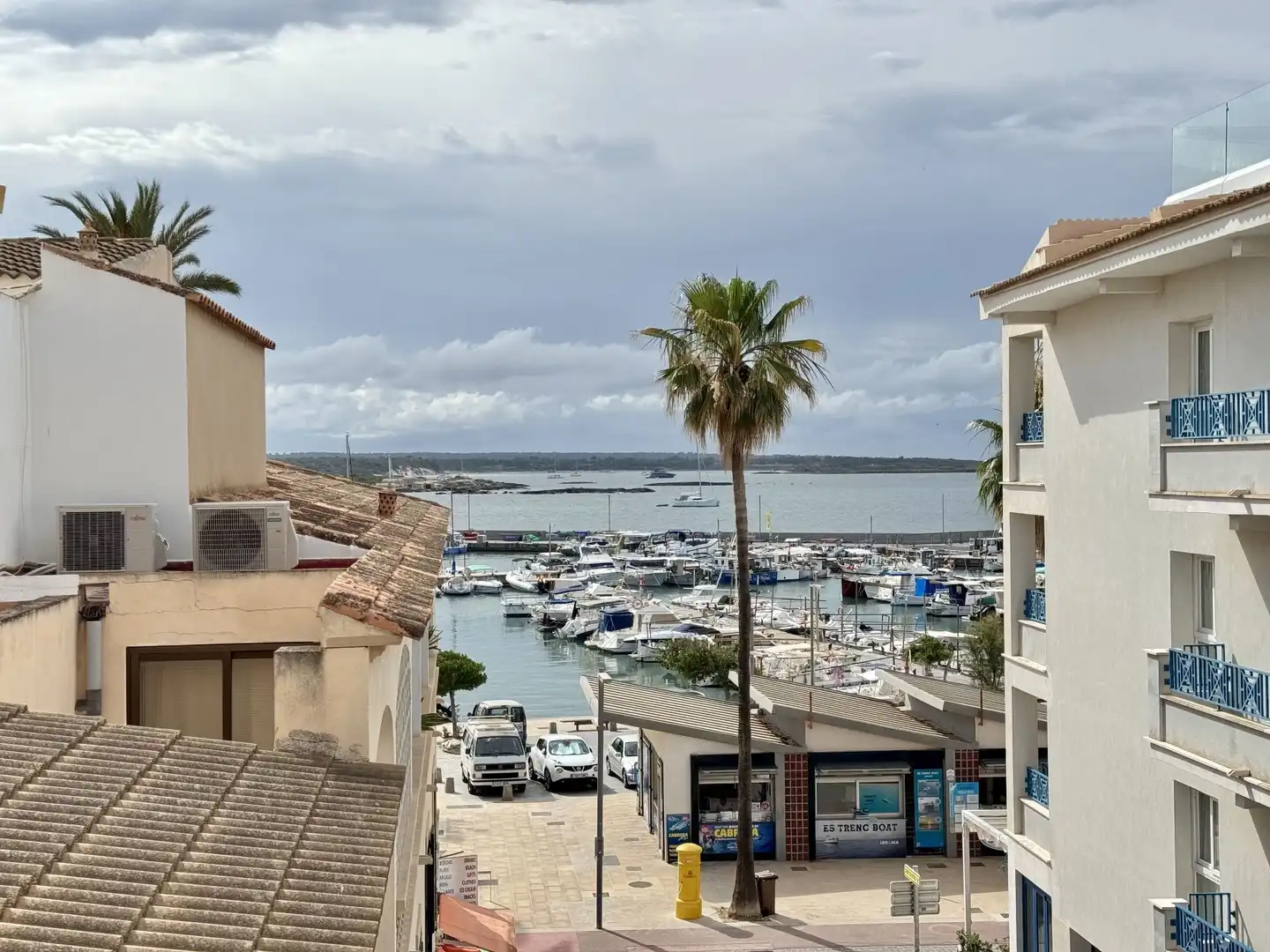 Vista exterior de Pis de lloguer en Ses Salines amb Aire condicionat i Terrassa