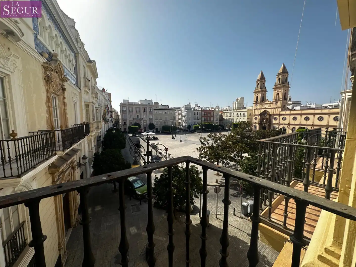 Flat with terrace for sale in Alameda - Mentidero - Teatro Falla