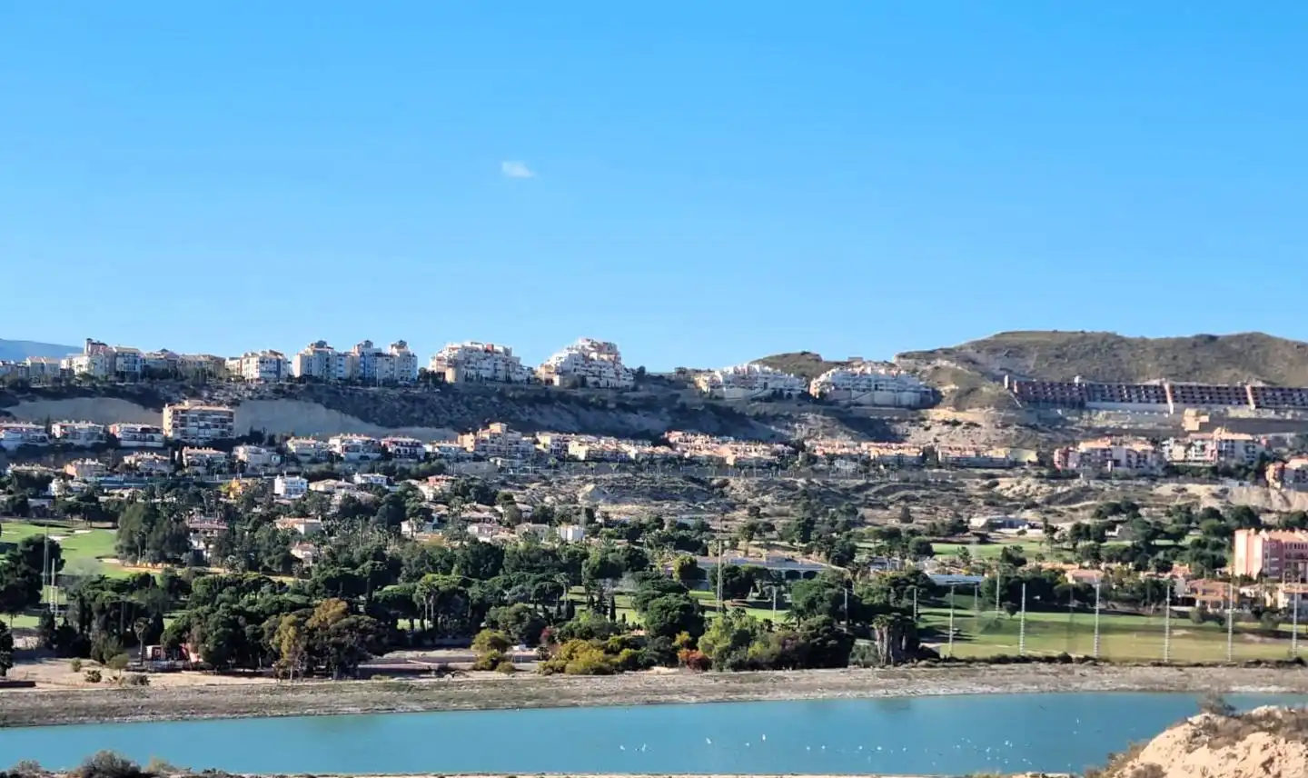 Casa con piscina en venta en De L'Espígol