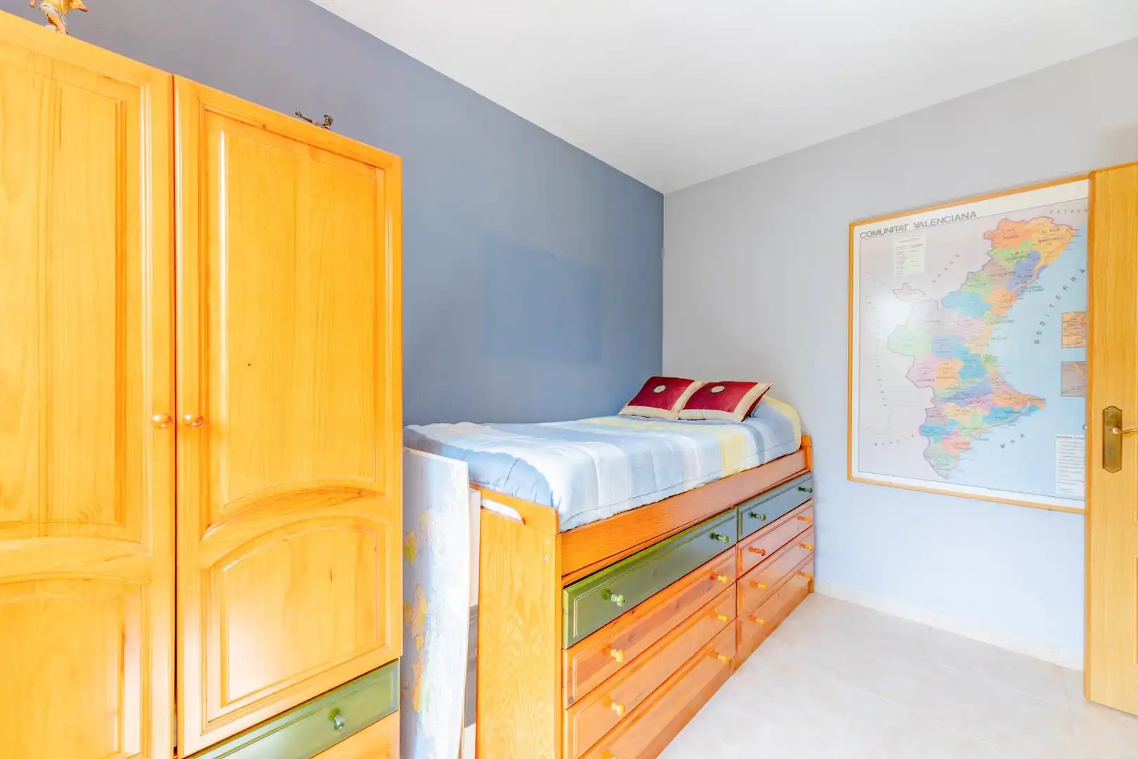 Habitación de Casa adosada en venta en Chiva con Aire acondicionado, Calefacción y Terraza