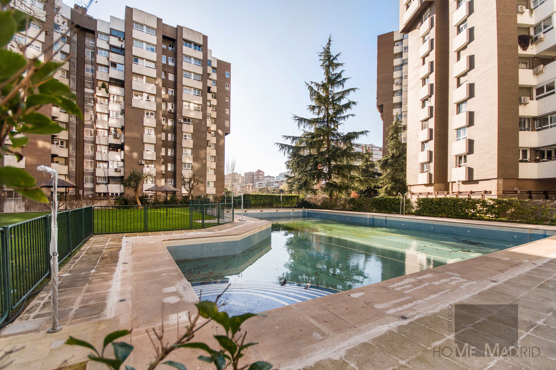 Piscina de Pis en venda en  Madrid Capital amb Calefacció, Jardí privat i Parquet