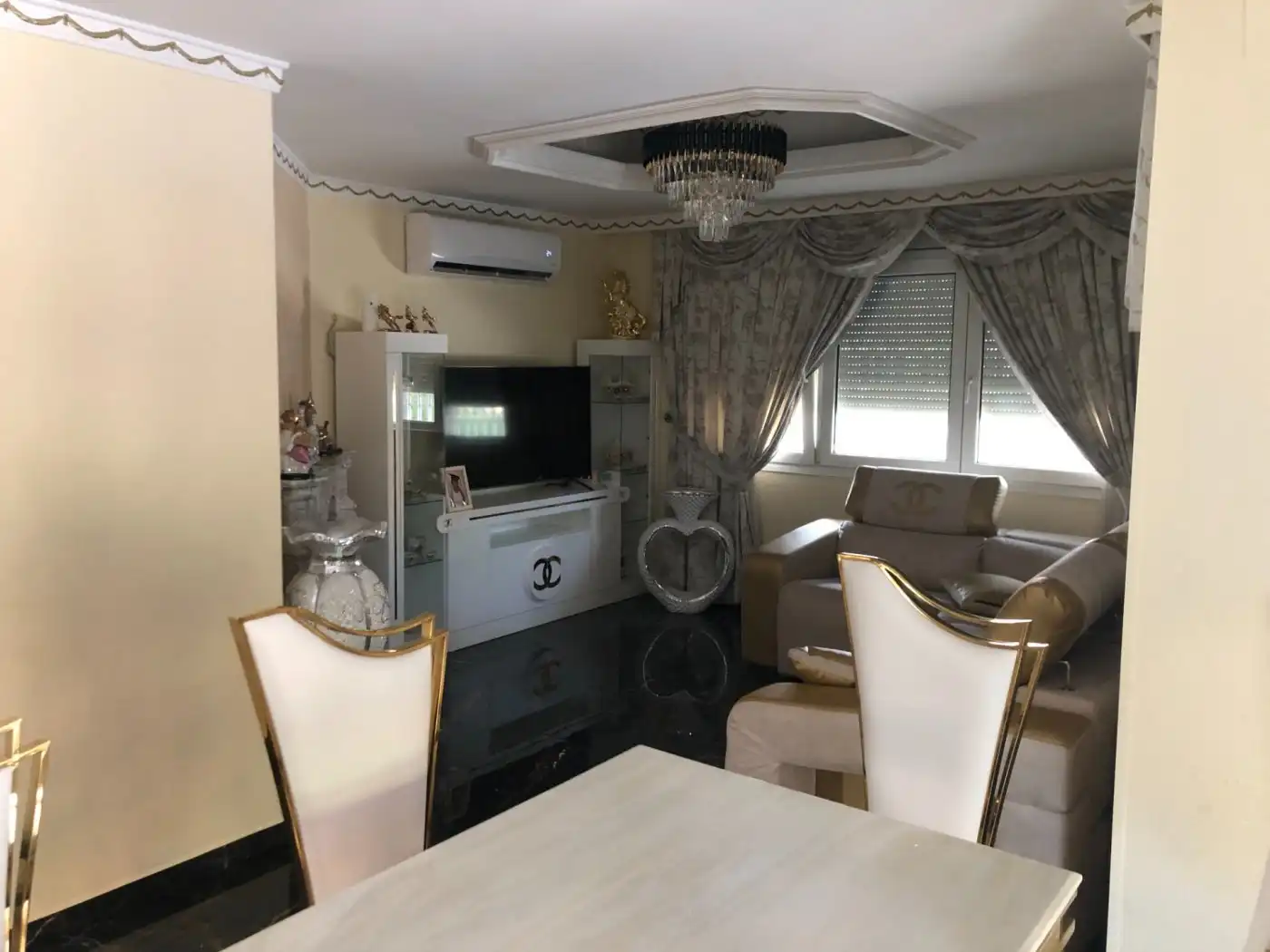 Sala de estar de Casa o chalet en venta en Martorell con Aire acondicionado, Calefacción y Jardín privado