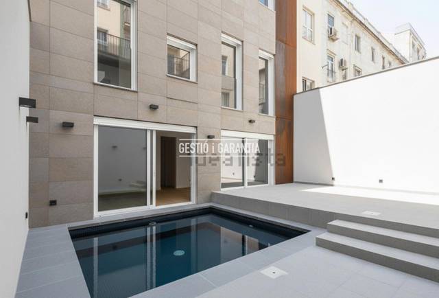 Dúplex en Venta en Roger de Flor en El Camp d'en Grassot i Gràcia Nova