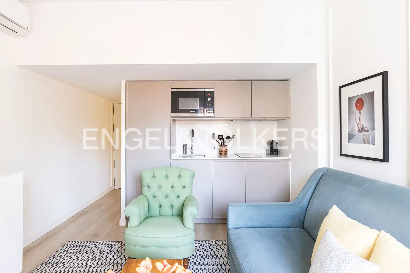 Living room of Flat for rent in Madrid  with Air Conditioner, Heating and Terrace