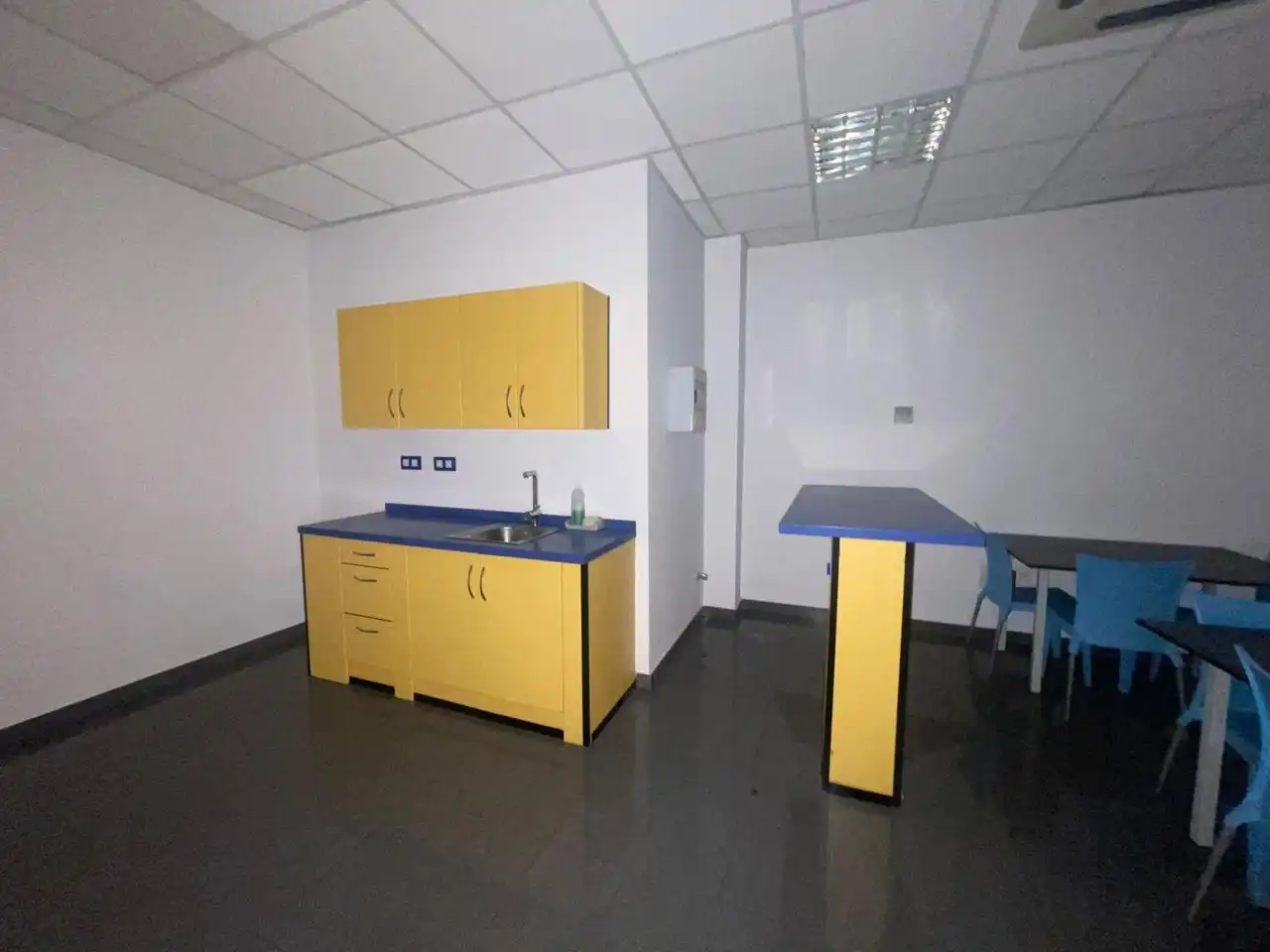 Gewerbefläche zum Verkauf in Calle Secundino Delgado 5, imagen 17