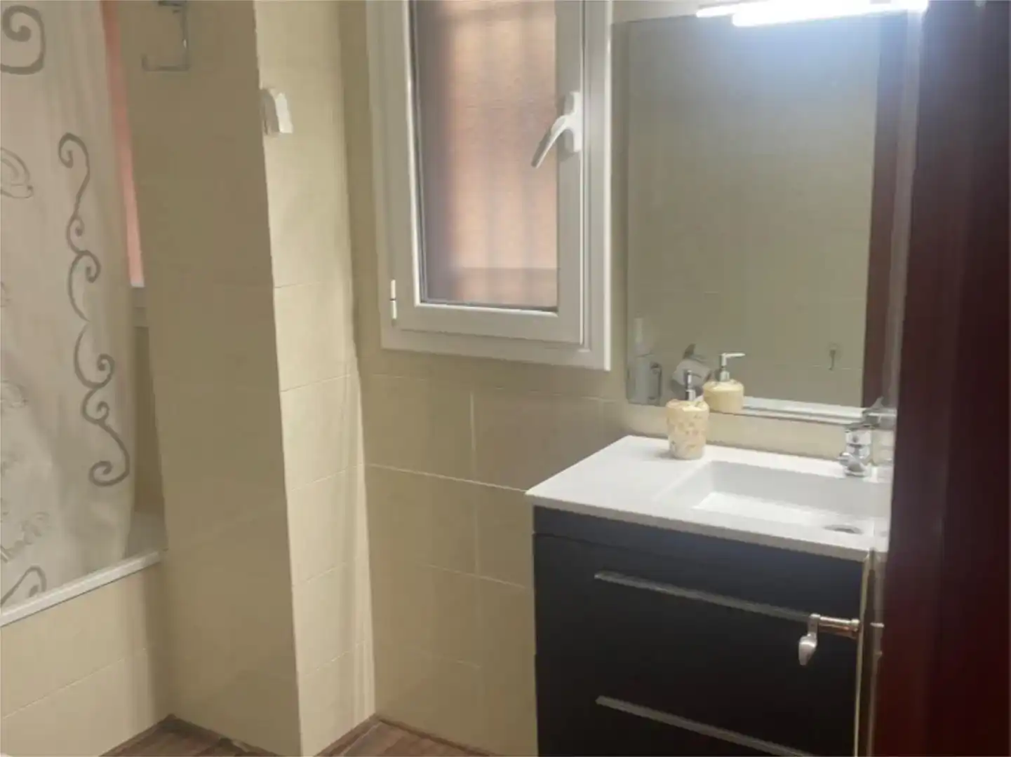 Badezimmer von Wohnung zum Verkauf in Reus mit Klimaanlage