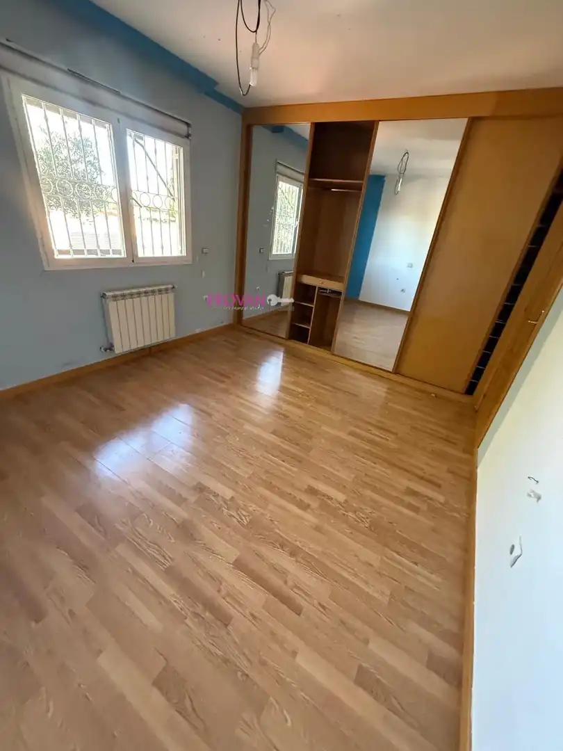 Habitación de Casa o chalet en venta en Torres de la Alameda con Aire acondicionado, Calefacción y Terraza