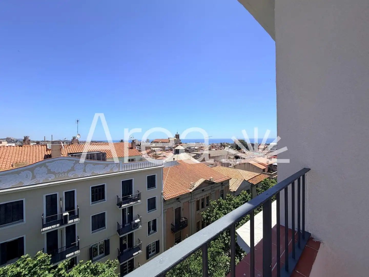 Vista exterior de Àtic en venda en Mataró amb Aire condicionat, Calefacció i Parquet