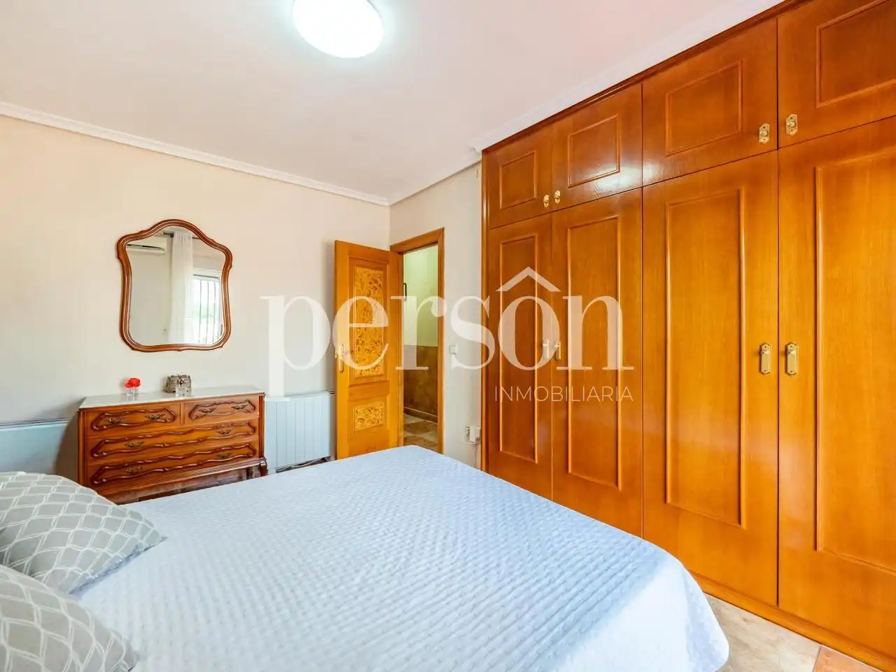 Dormitori de Casa o xalet en venda en Manises amb Aire condicionat, Jardí privat i Terrassa