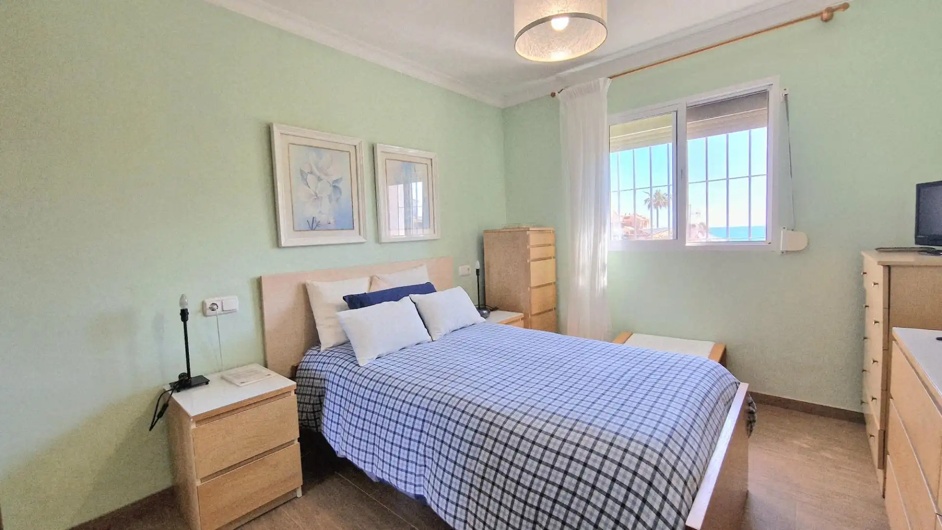 Dormitori de Casa o xalet en venda en Mijas amb Aire condicionat, Jardí privat i Terrassa