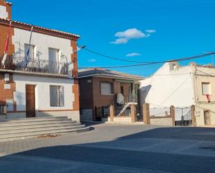 Exterior view of Single-family semi-detached for sale in Arcicóllar  with Air Conditioner, Heating and Terrace