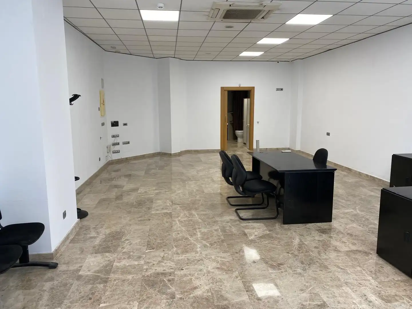 Local de alquiler en Elche / Elx con Aire acondicionado y Amueblado