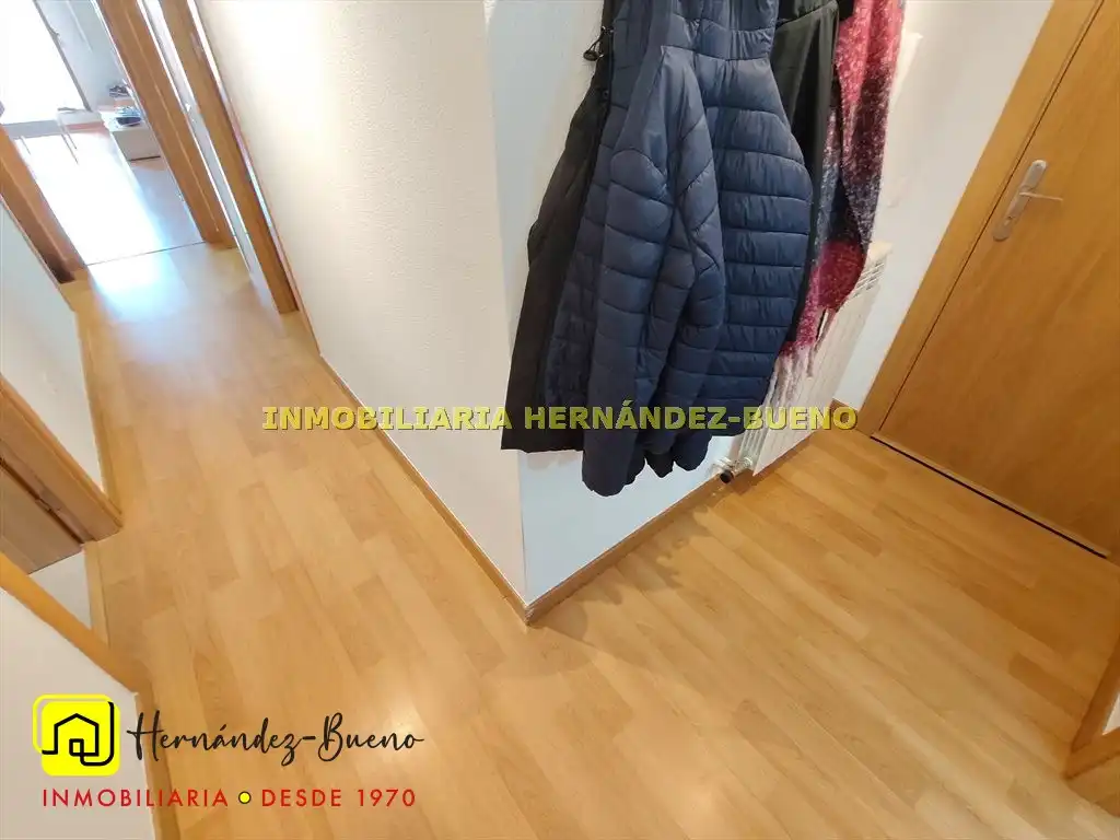 Piso en venta en Moriscos con Calefacción y Terraza