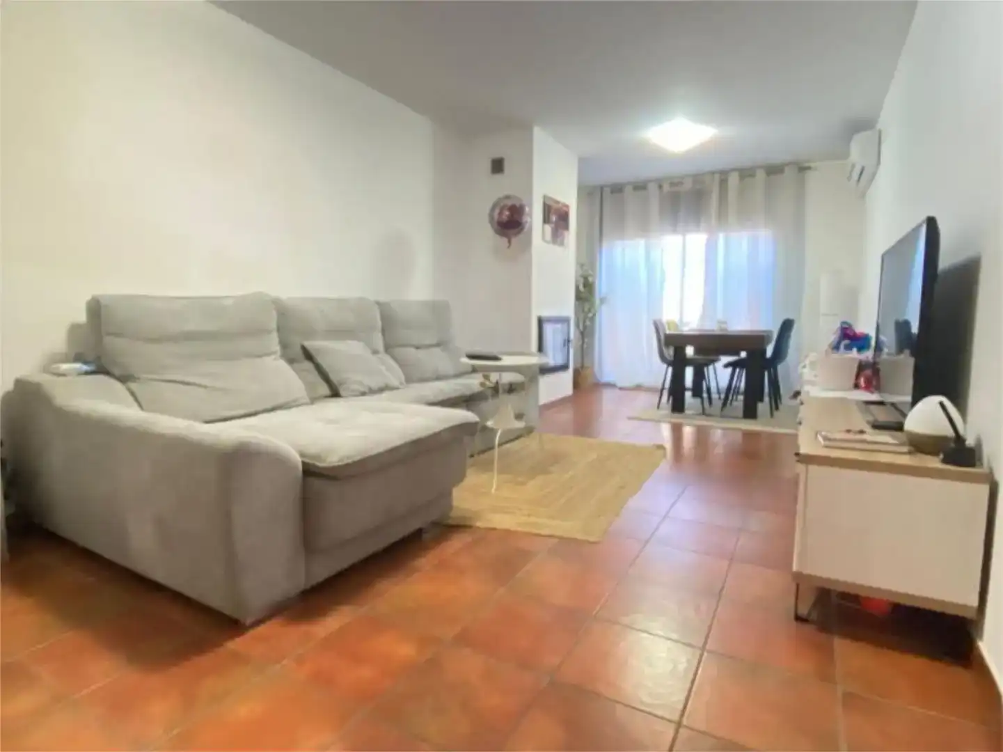 Sala d'estar de Pis en venda en Olivella amb Aire condicionat, Jardí privat i Traster