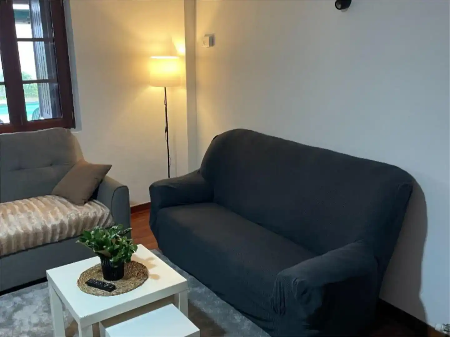 Wohnzimmer von Wohnung zur Miete in Vilaboa mit Privatgarten, Parkett und Schwimmbad