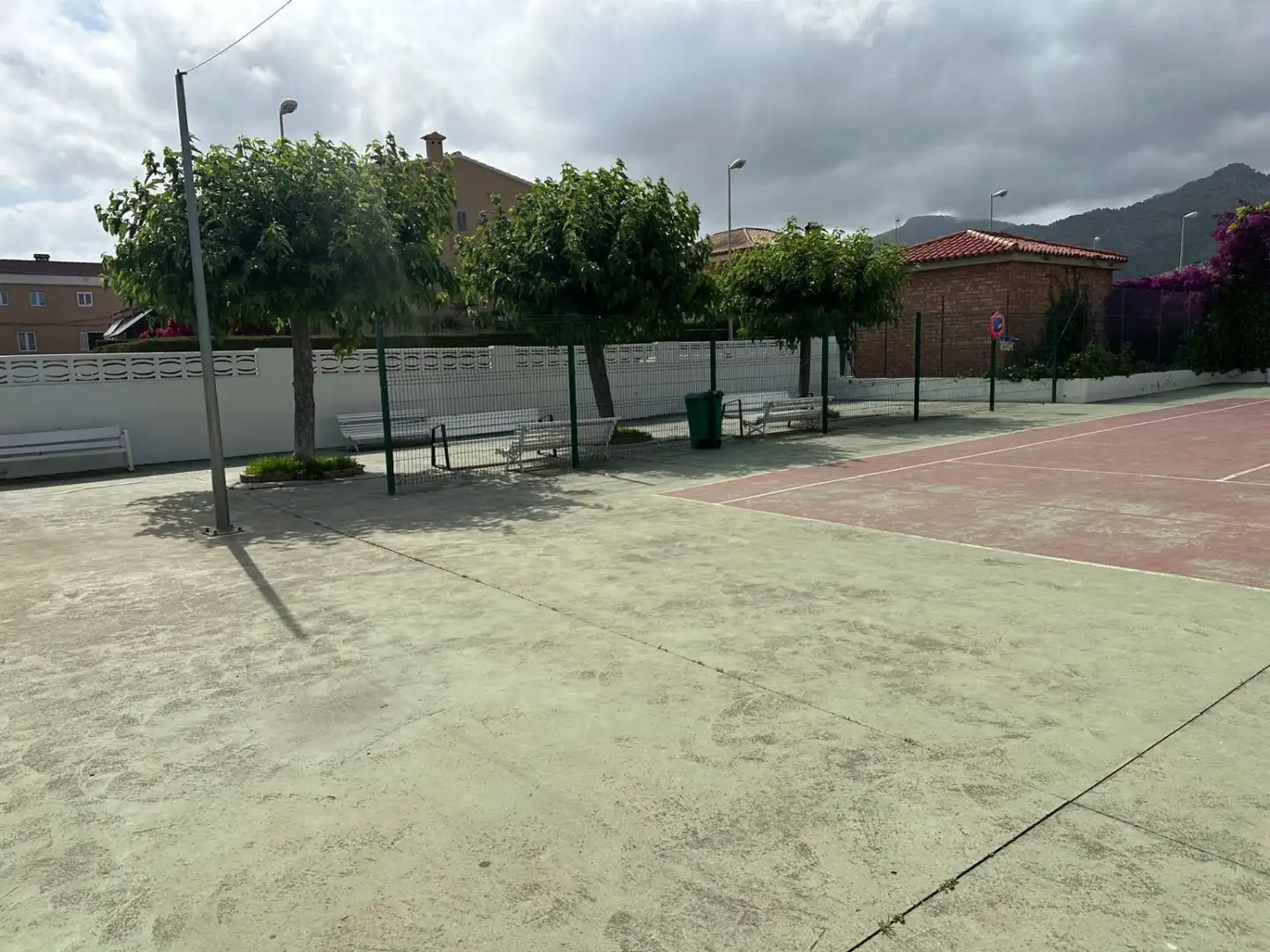 Aparcament de Casa adosada en venda en Benicasim / Benicàssim amb Aire condicionat, Calefacció i Terrassa