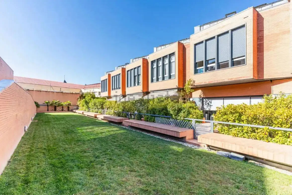 Vista exterior de Casa o chalet en venta en Torrelodones con Aire acondicionado, Calefacción y Jardín privado