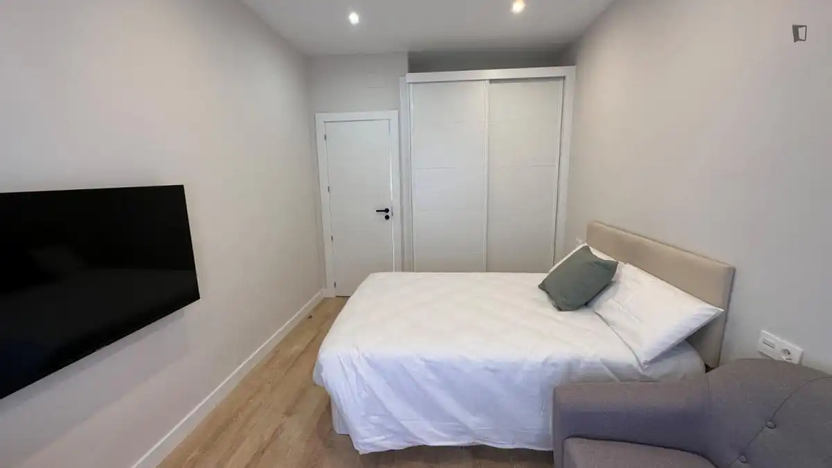 Schlafzimmer von Wohnungen zur untervermieten in Bilbao  mit Möbliert, Ofen und Waschmaschine