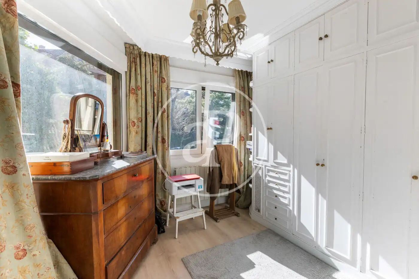 Habitación de Casa adosada en venta en La Moraleja con Aire acondicionado, Calefacción y Jardín privado