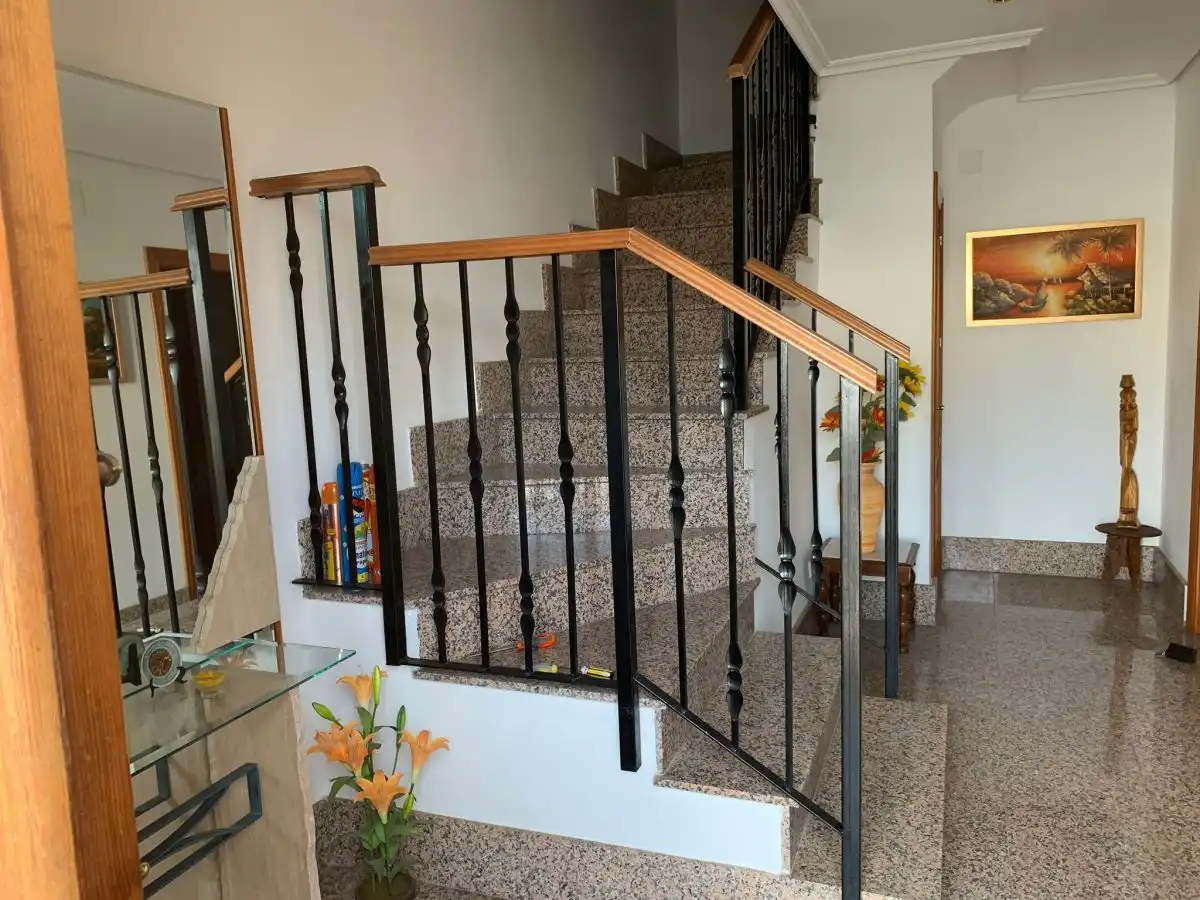 Haus oder Chalet zum Verkauf in Albacete mit Heizung, Terrasse und Balkon