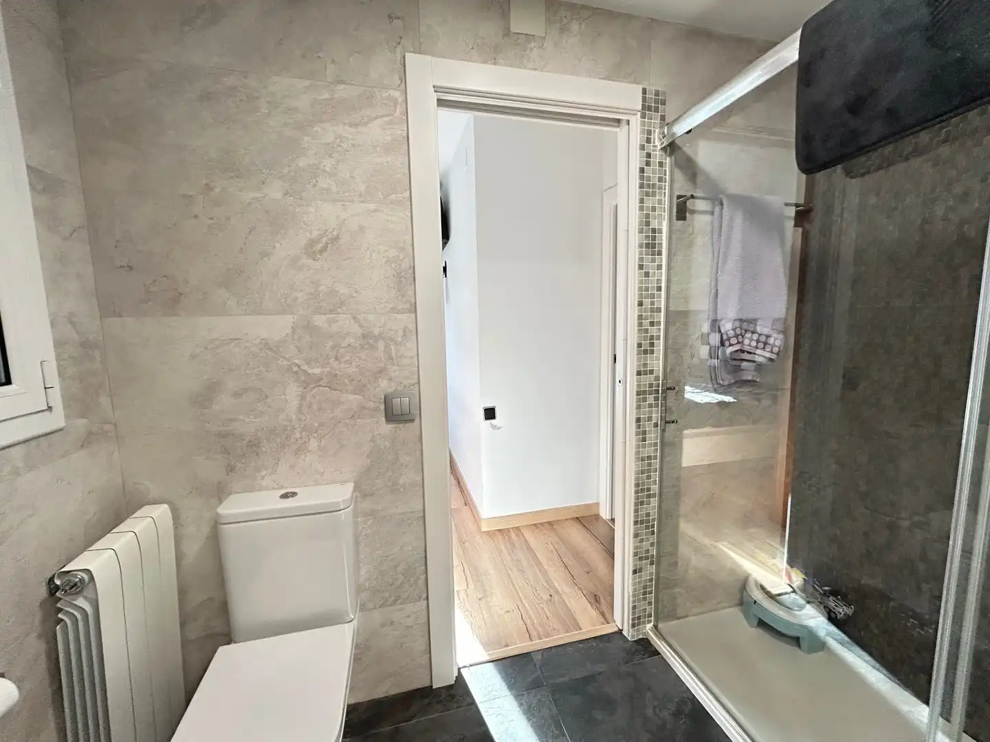 Badezimmer von Maisonette zum Verkauf in Sant Boi de Llobregat mit Klimaanlage, Heizung und Parkett