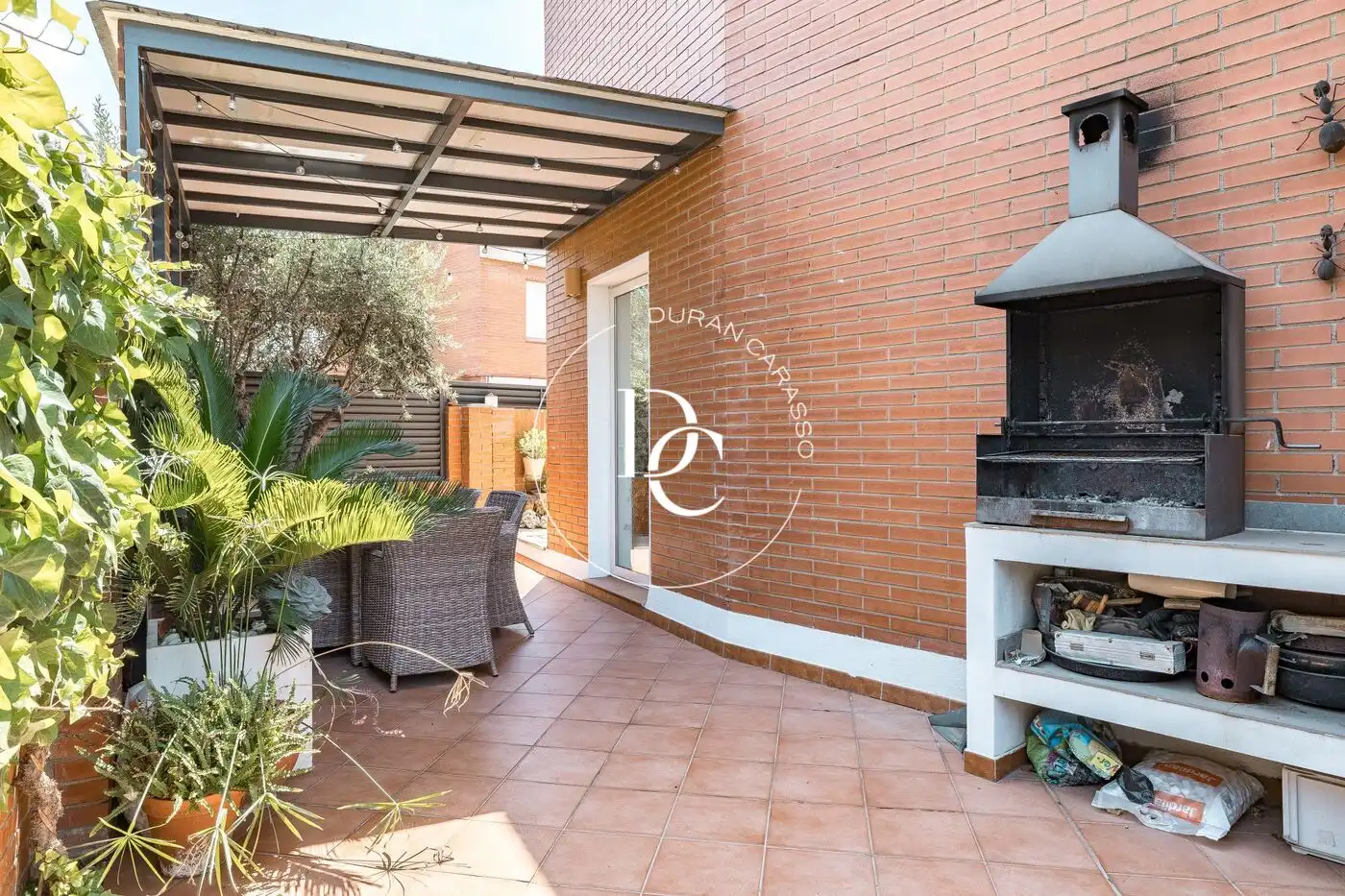 Terraza de Casa o chalet en venta en Sant Joan Despí con Aire acondicionado, Calefacción y Jardín privado