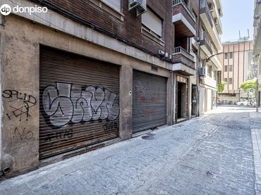 Local comercial en venda a Calle Duende 4