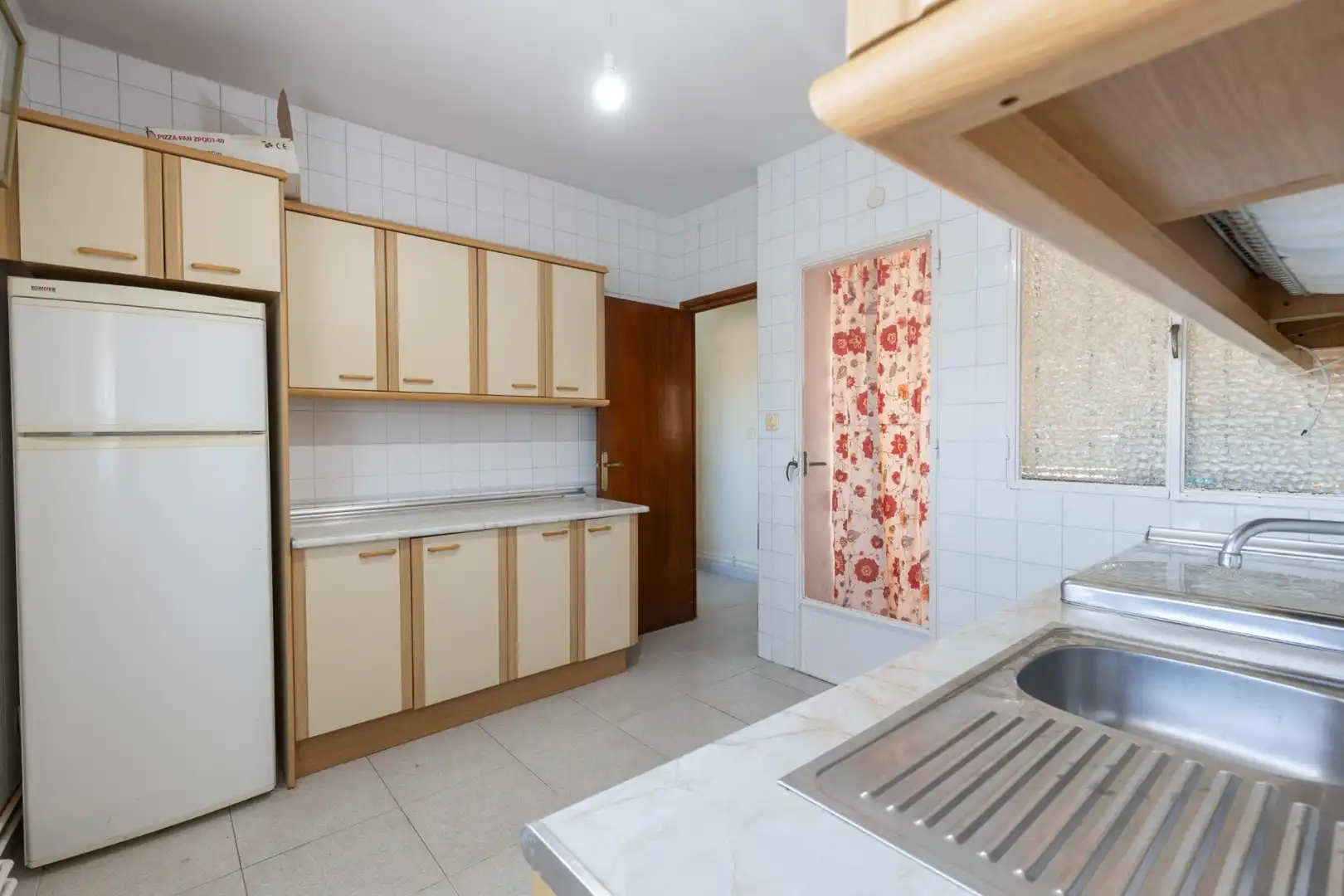 Kitchen of Buildings for sale in La Zubia